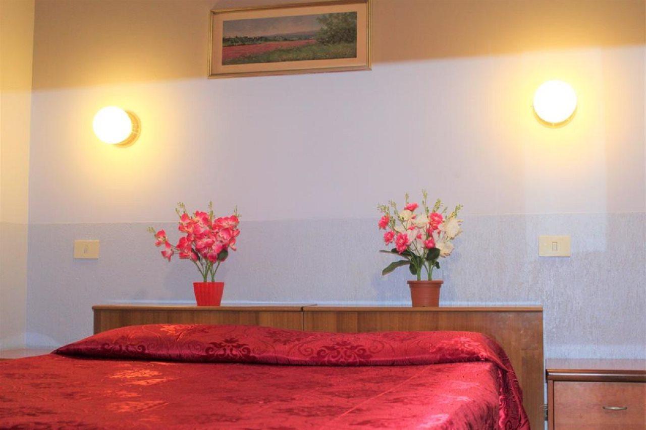 Hotel Eurorooms Рим Экстерьер фото