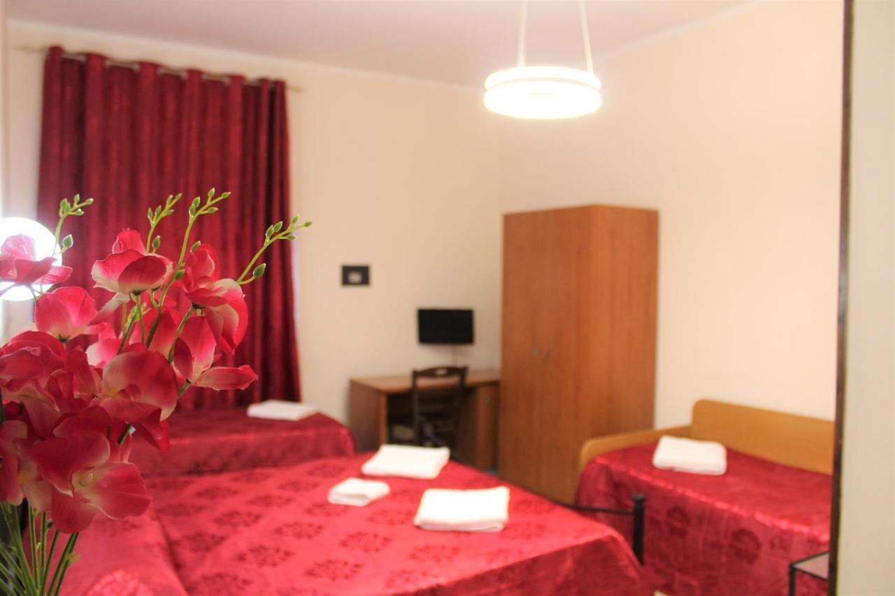 Hotel Eurorooms Рим Экстерьер фото