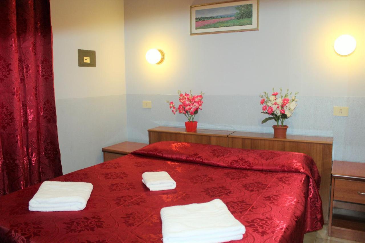 Hotel Eurorooms Рим Экстерьер фото