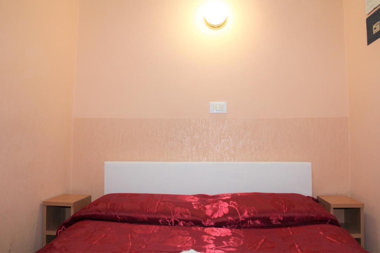 Hotel Eurorooms Рим Экстерьер фото
