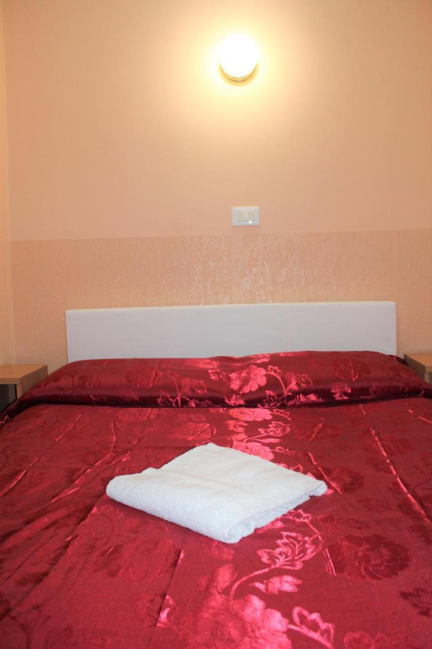 Hotel Eurorooms Рим Экстерьер фото