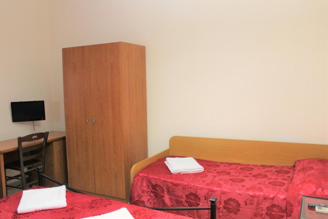 Hotel Eurorooms Рим Экстерьер фото